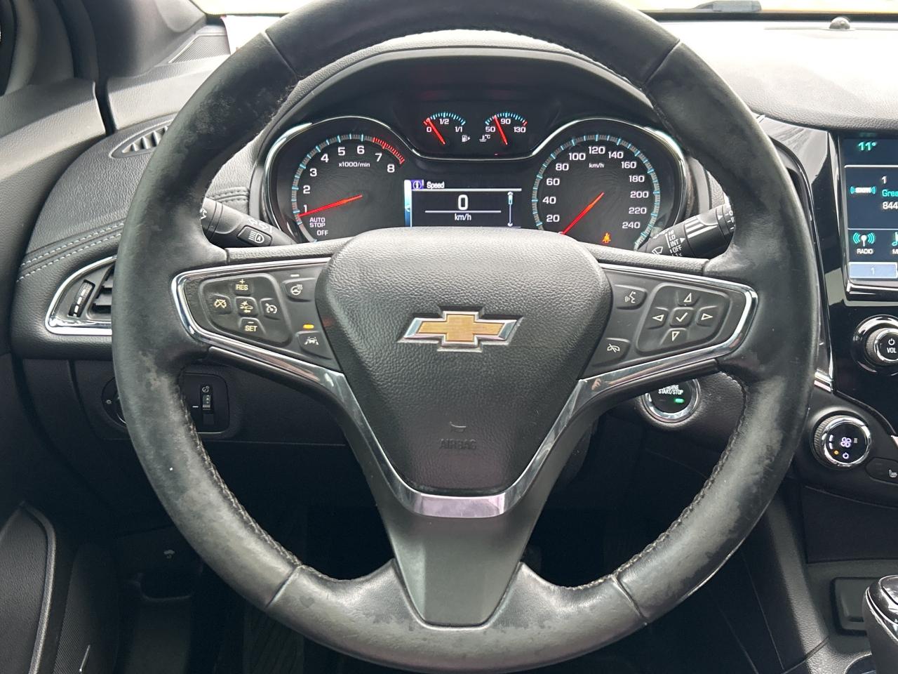 2017 Chevrolet Cruze LEATHER, SUNROOF, BACK UP CAMERA! Photo