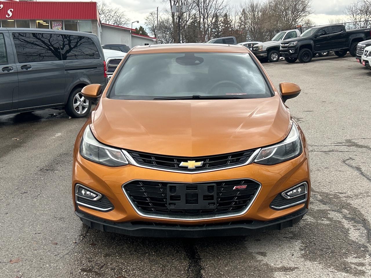 2017 Chevrolet Cruze LEATHER, SUNROOF, BACK UP CAMERA! Photo