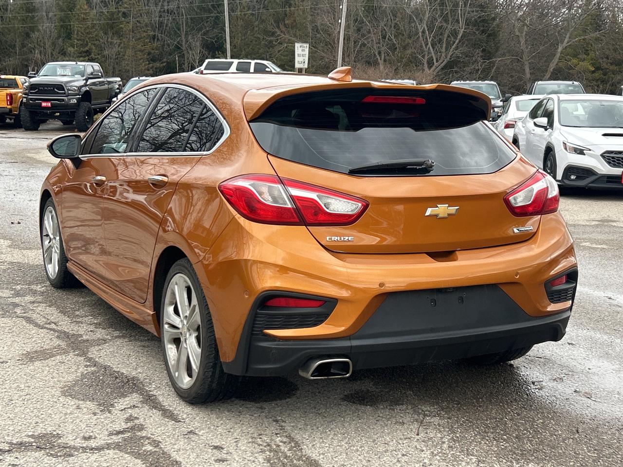 2017 Chevrolet Cruze LEATHER, SUNROOF, BACK UP CAMERA! Photo