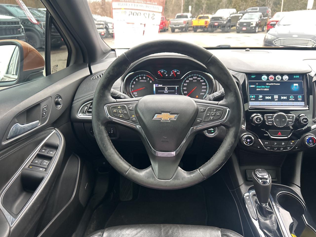 2017 Chevrolet Cruze LEATHER, SUNROOF, BACK UP CAMERA! Photo