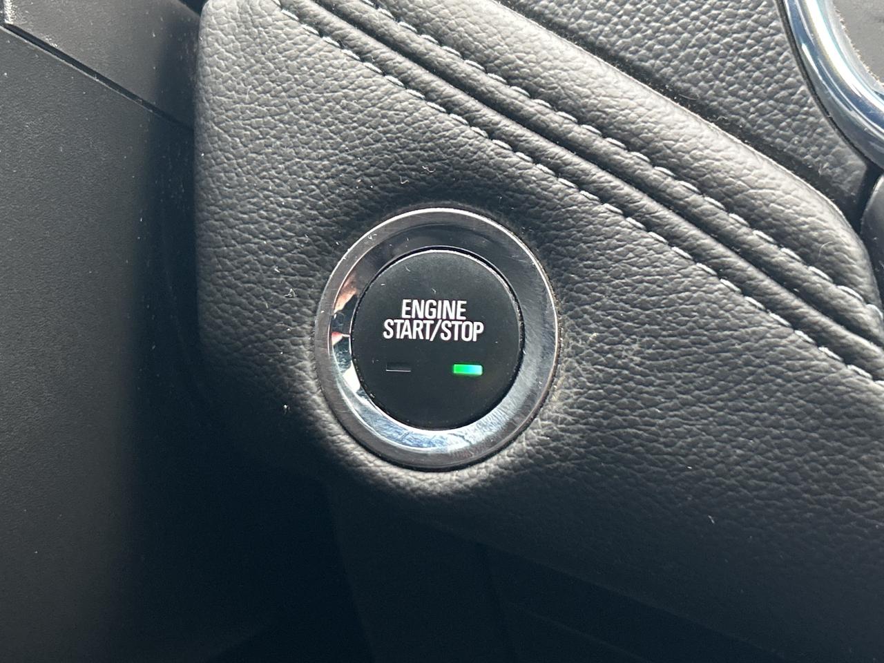 2017 Chevrolet Cruze LEATHER, SUNROOF, BACK UP CAMERA! Photo