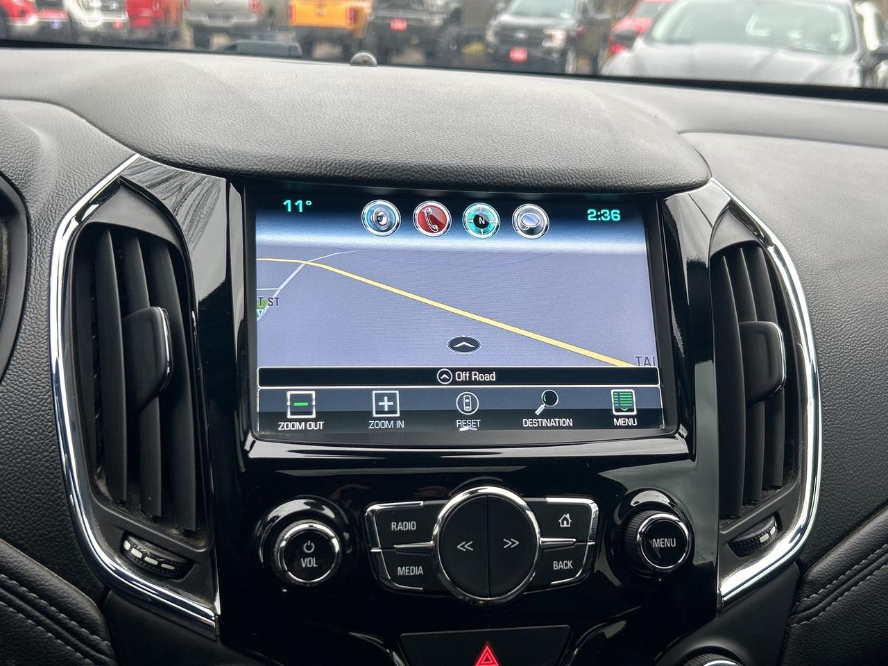 2017 Chevrolet Cruze LEATHER, SUNROOF, BACK UP CAMERA! Photo