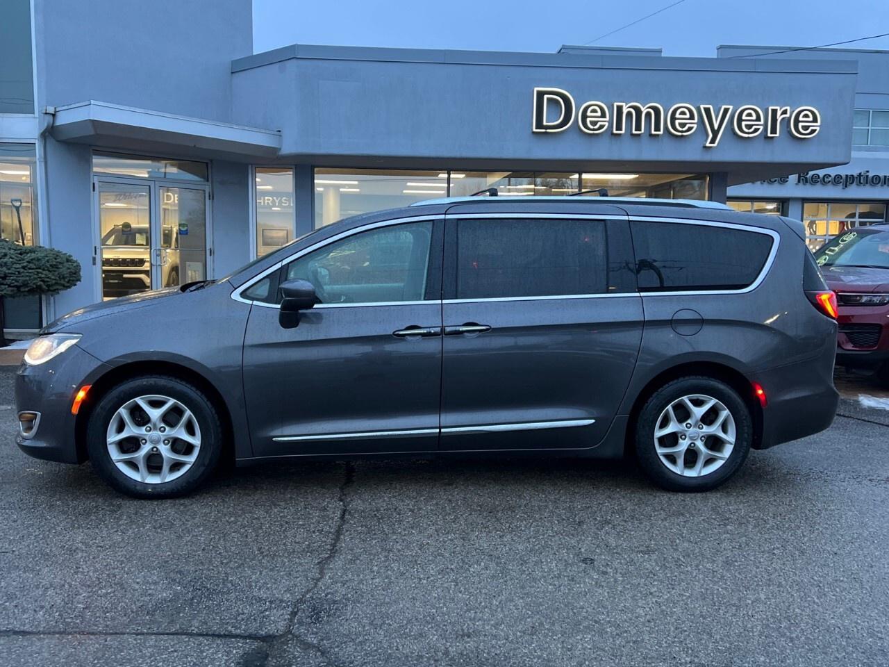 2018 Chrysler Pacifica Touring-L Plus 2WD Photo