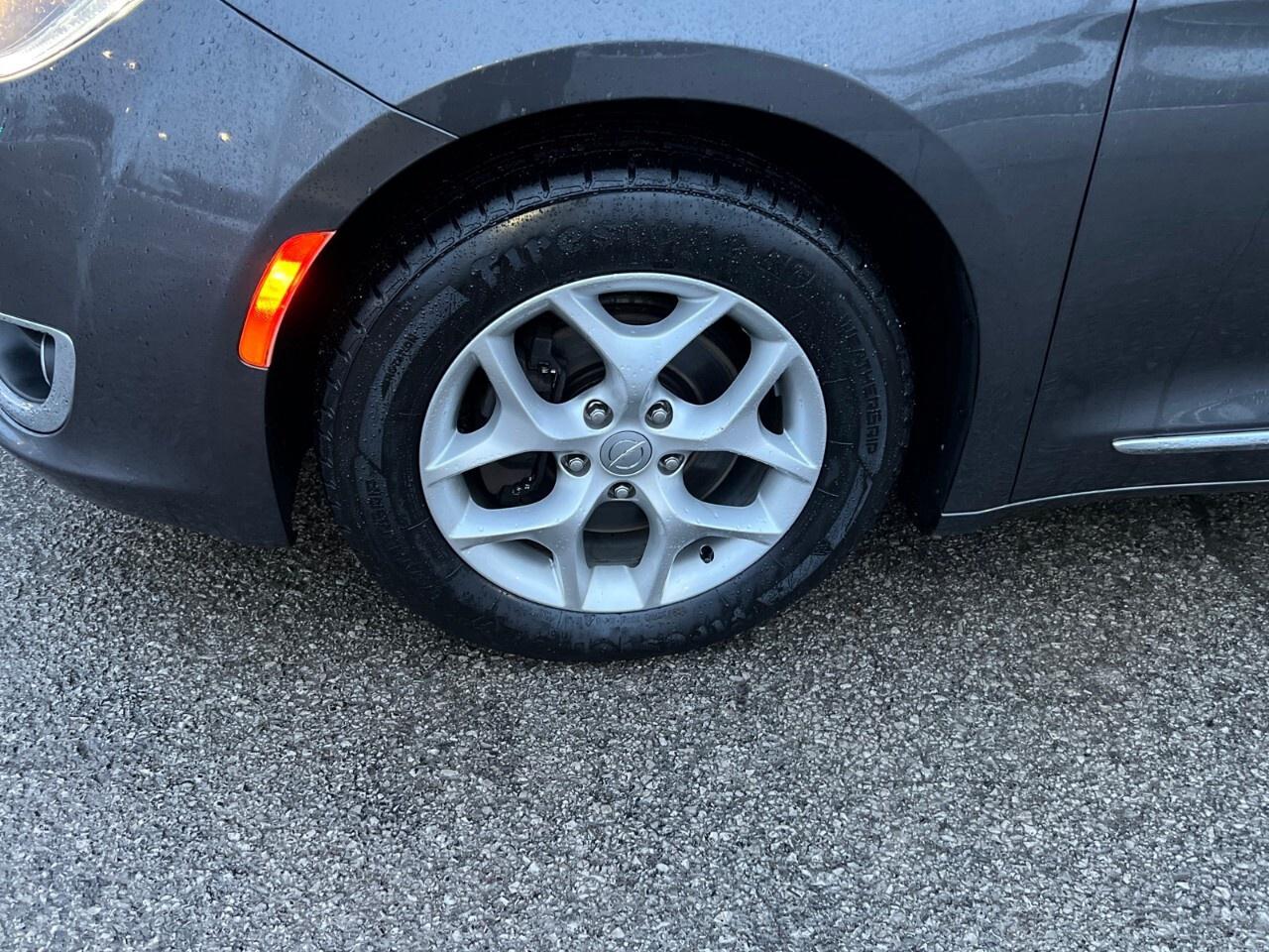 2018 Chrysler Pacifica Touring-L Plus 2WD Photo