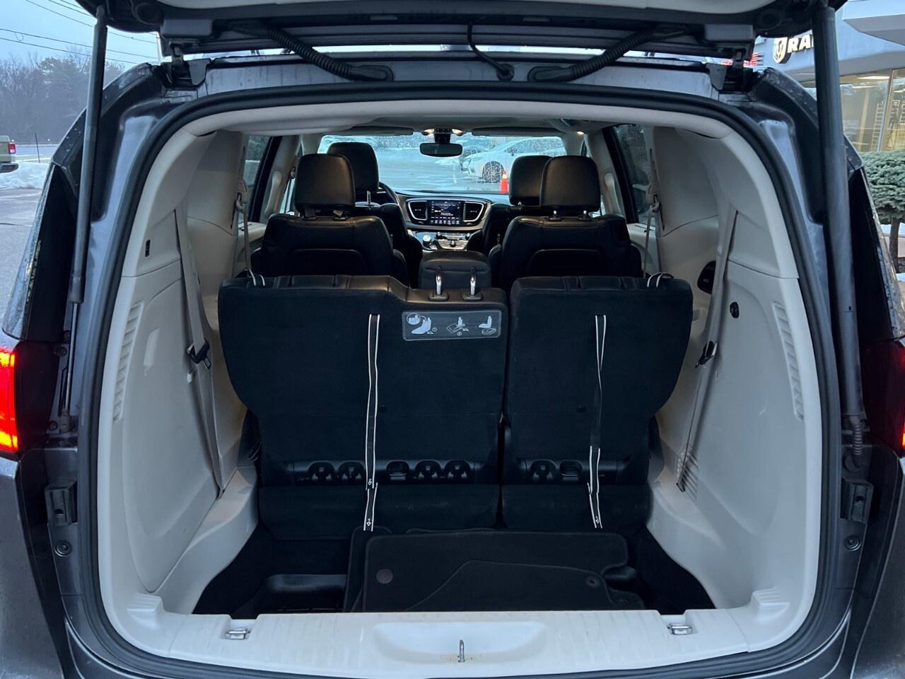 2018 Chrysler Pacifica Touring-L Plus 2WD Photo