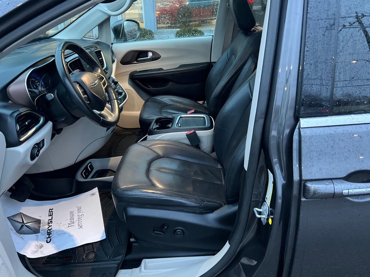 2018 Chrysler Pacifica Touring-L Plus 2WD Photo