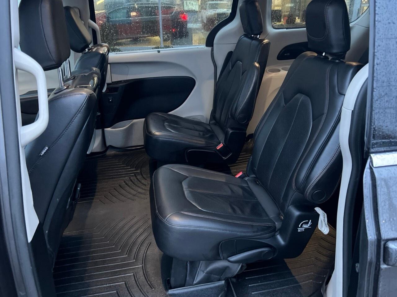 2018 Chrysler Pacifica Touring-L Plus 2WD Photo