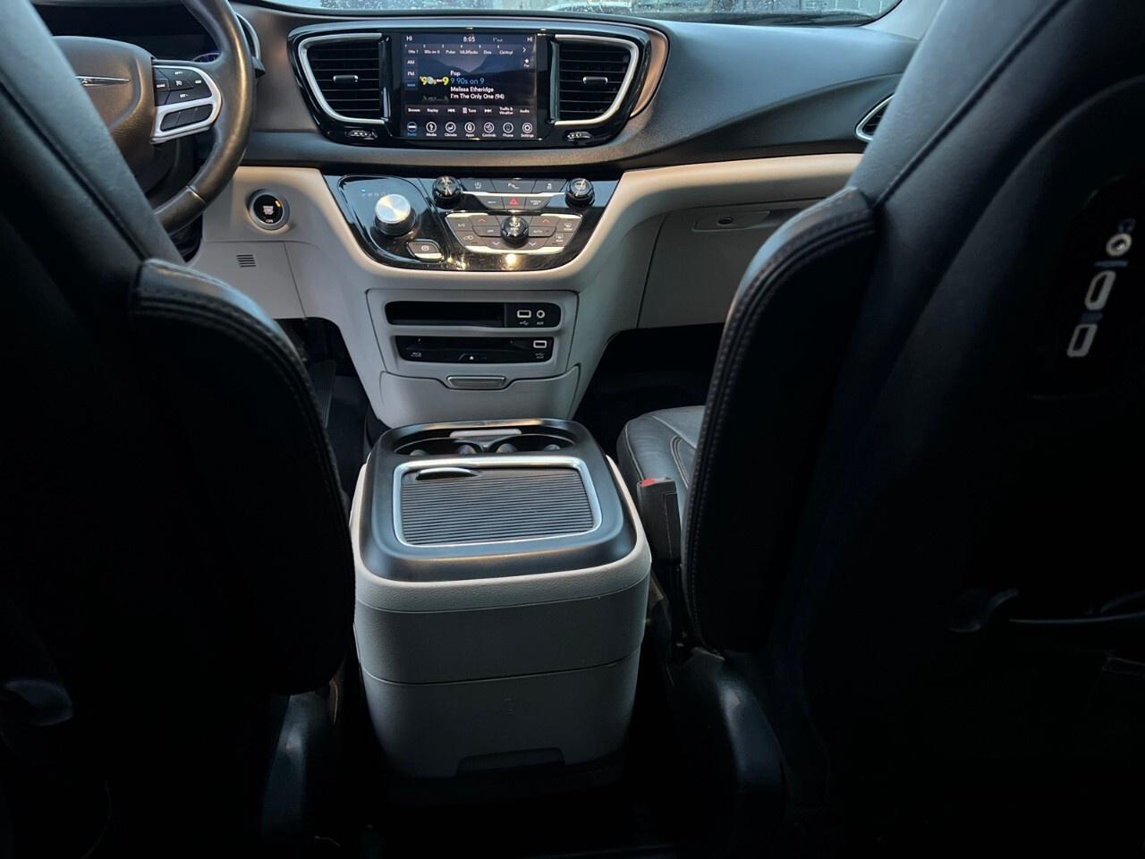 2018 Chrysler Pacifica Touring-L Plus 2WD Photo
