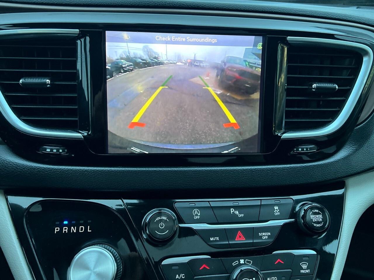 2018 Chrysler Pacifica Touring-L Plus 2WD Photo