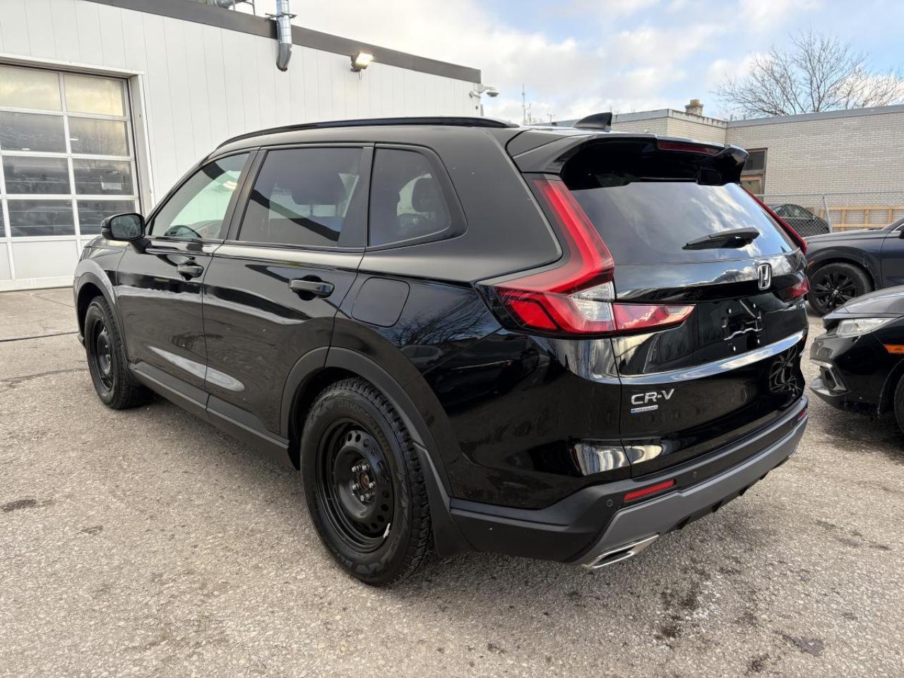 2026 Honda CR-V Hybrid Touring Honda Certified 7YR/160K Warranty Photo3