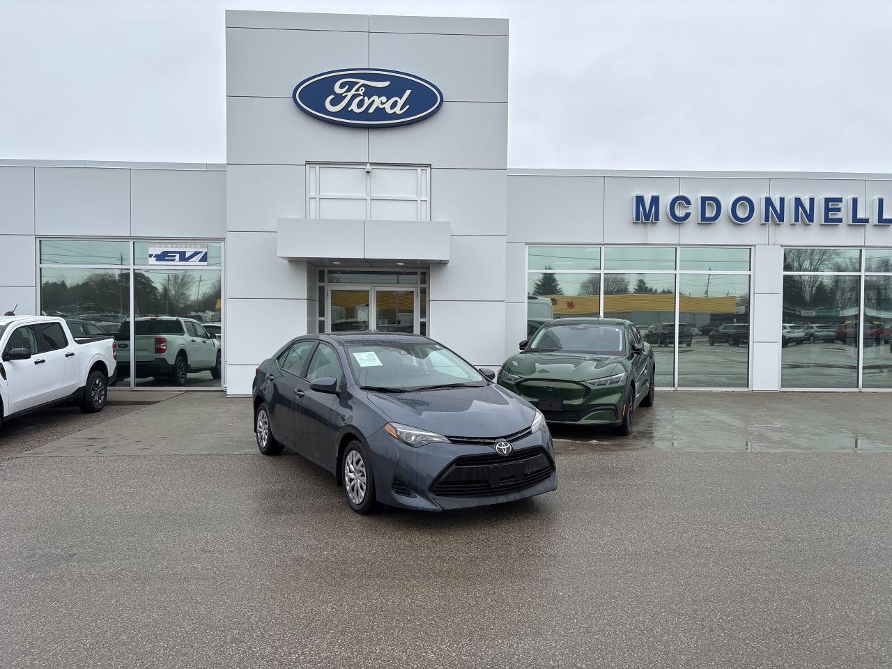 2019 Toyota Corolla LE CVT Photo0