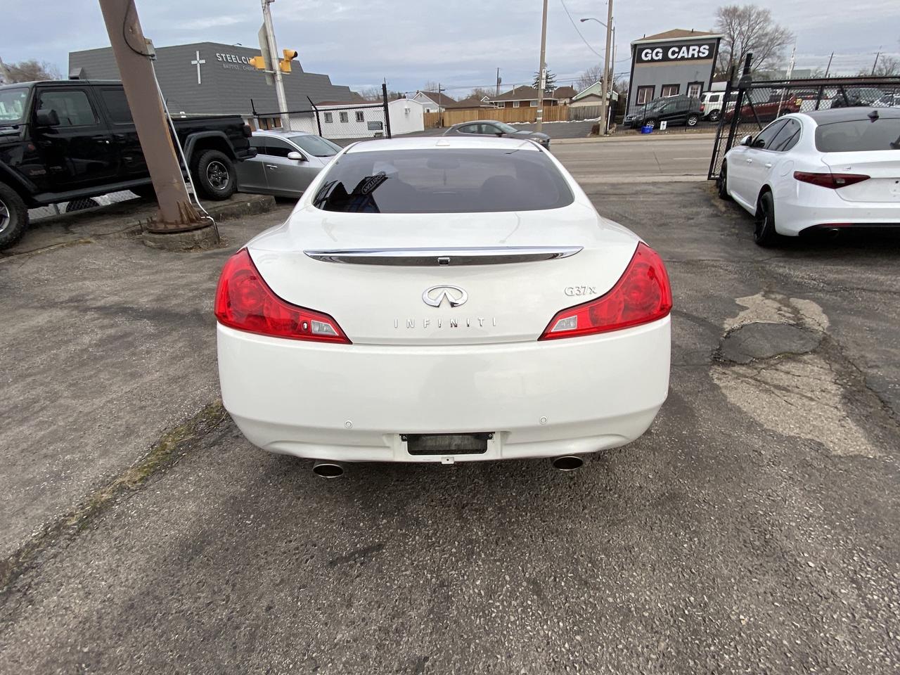 2010 Infiniti G37 2dr x AWD Photo