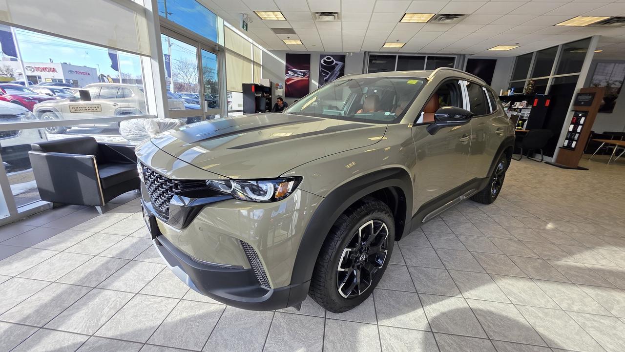 2024 Mazda CX-50 3.95% APR MANGER SPECIAL SUPER LOW KM Photo0