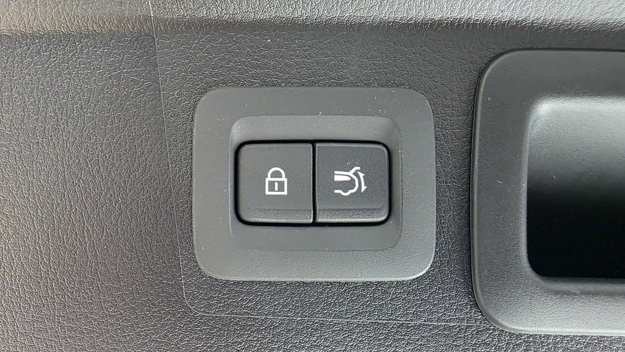 2024 Mazda CX-50 3.95% APR MANGER SPECIAL SUPER LOW KM Photo