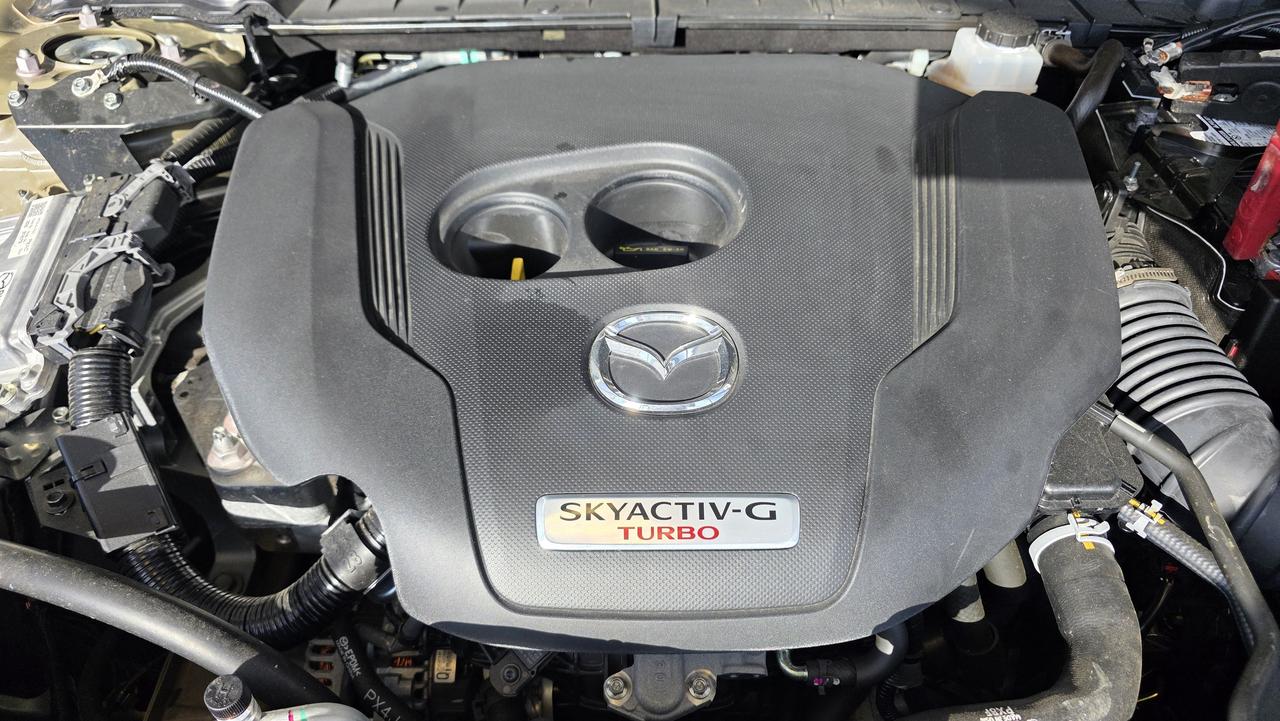 2024 Mazda CX-50 3.95% APR MANGER SPECIAL SUPER LOW KM Photo