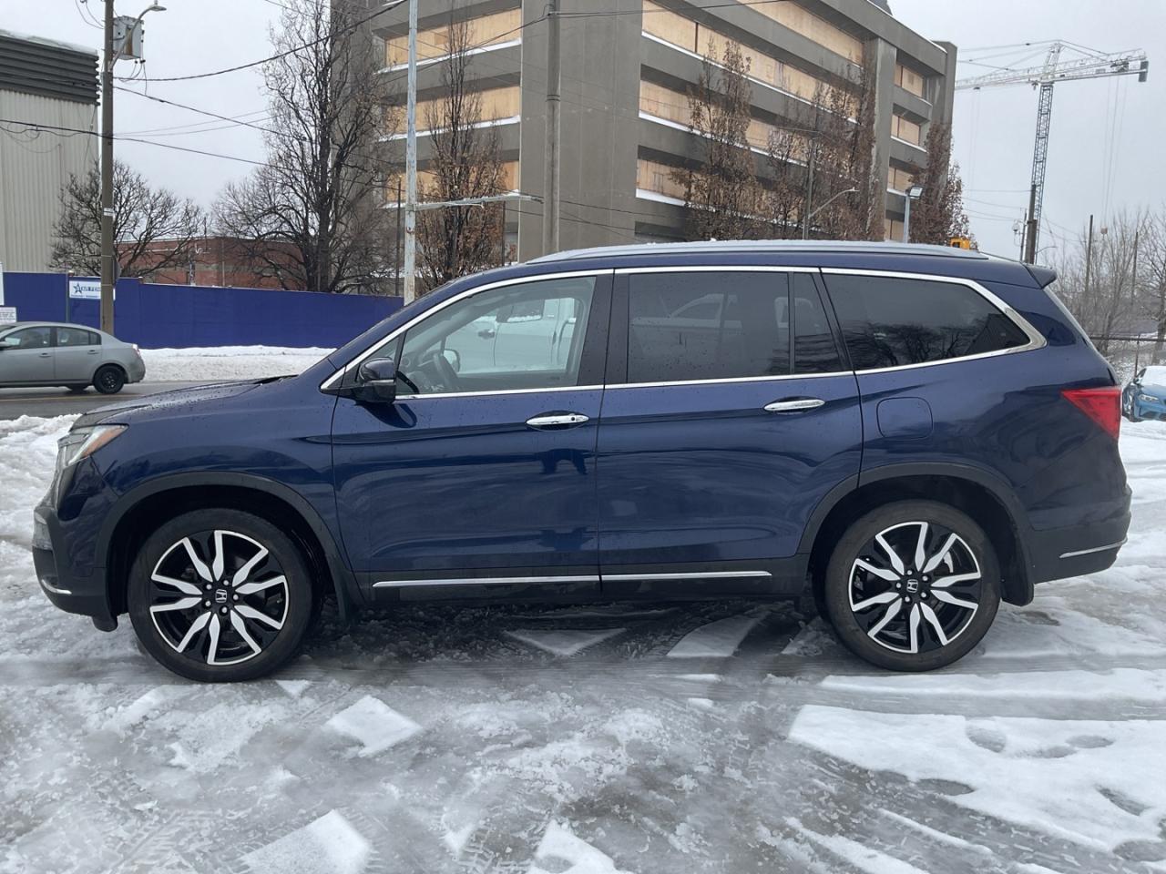 2021 Honda Pilot Touring 7 Passenger AWD - LTHR! NAV! BACK-UP CAM! Photo3