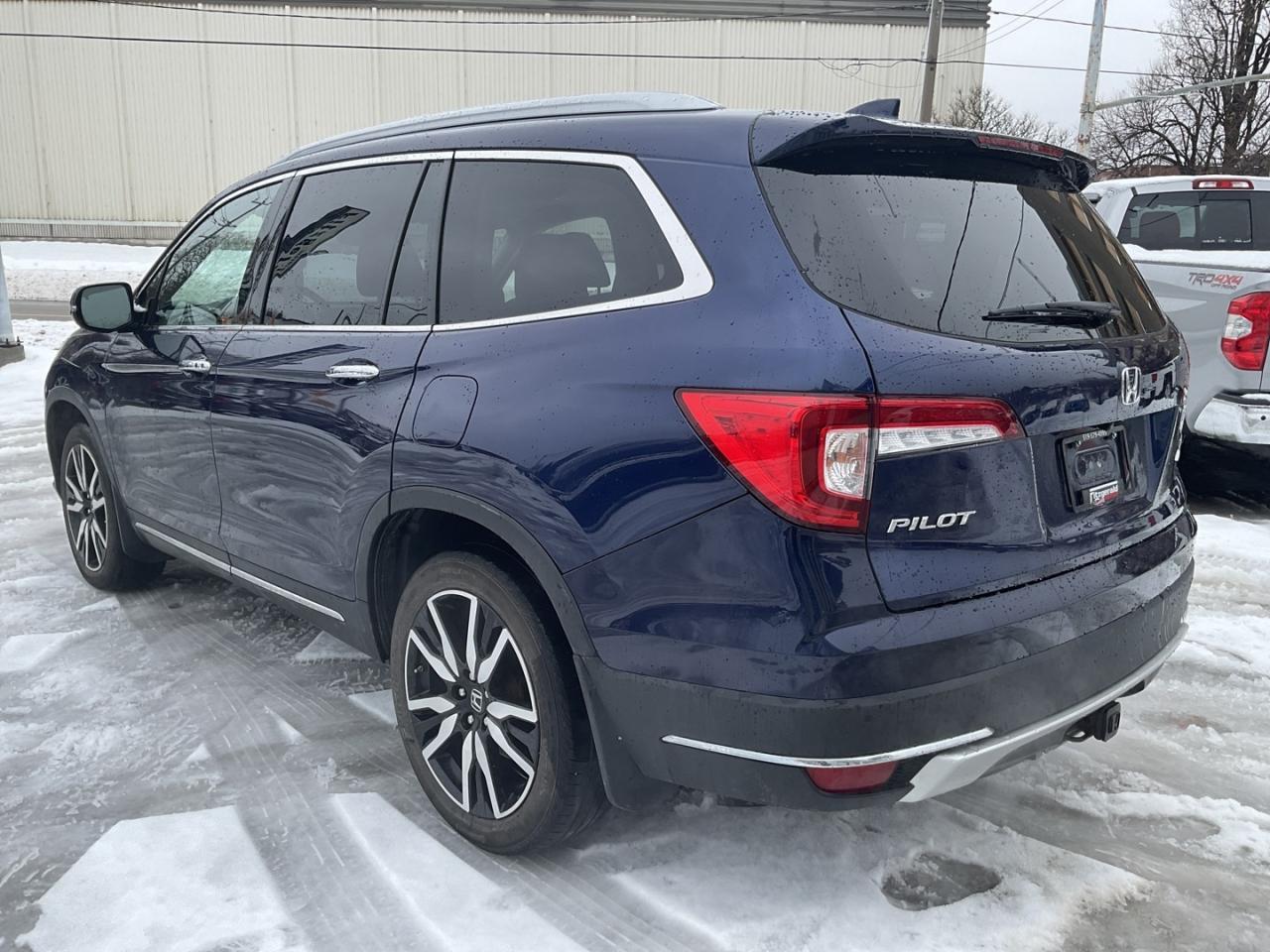 2021 Honda Pilot Touring 7 Passenger AWD - LTHR! NAV! BACK-UP CAM! Photo