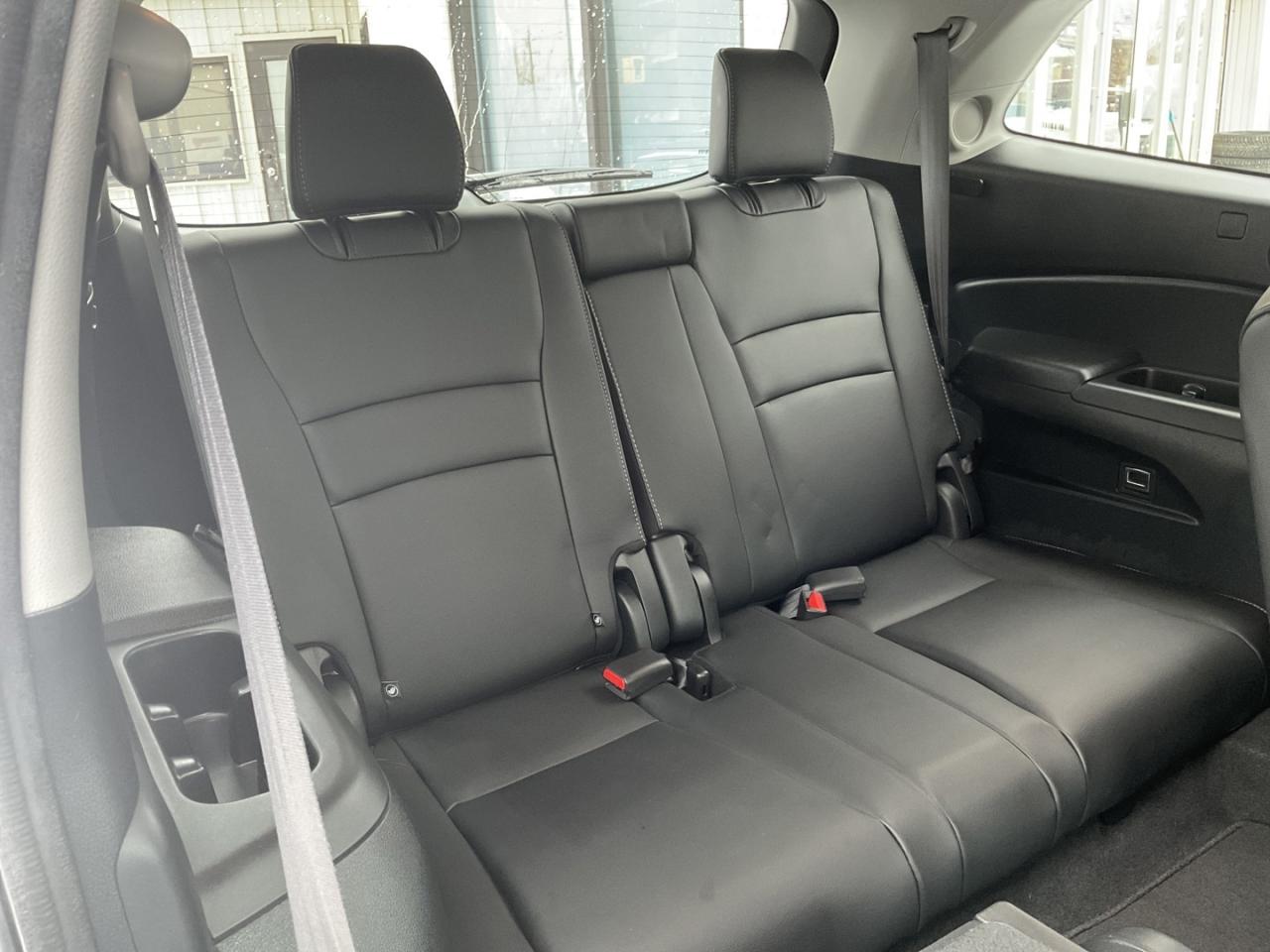 2021 Honda Pilot Touring 7 Passenger AWD - LTHR! NAV! BACK-UP CAM! Photo