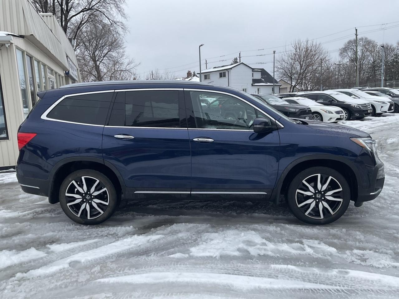 2021 Honda Pilot Touring 7 Passenger AWD - LTHR! NAV! BACK-UP CAM! Photo