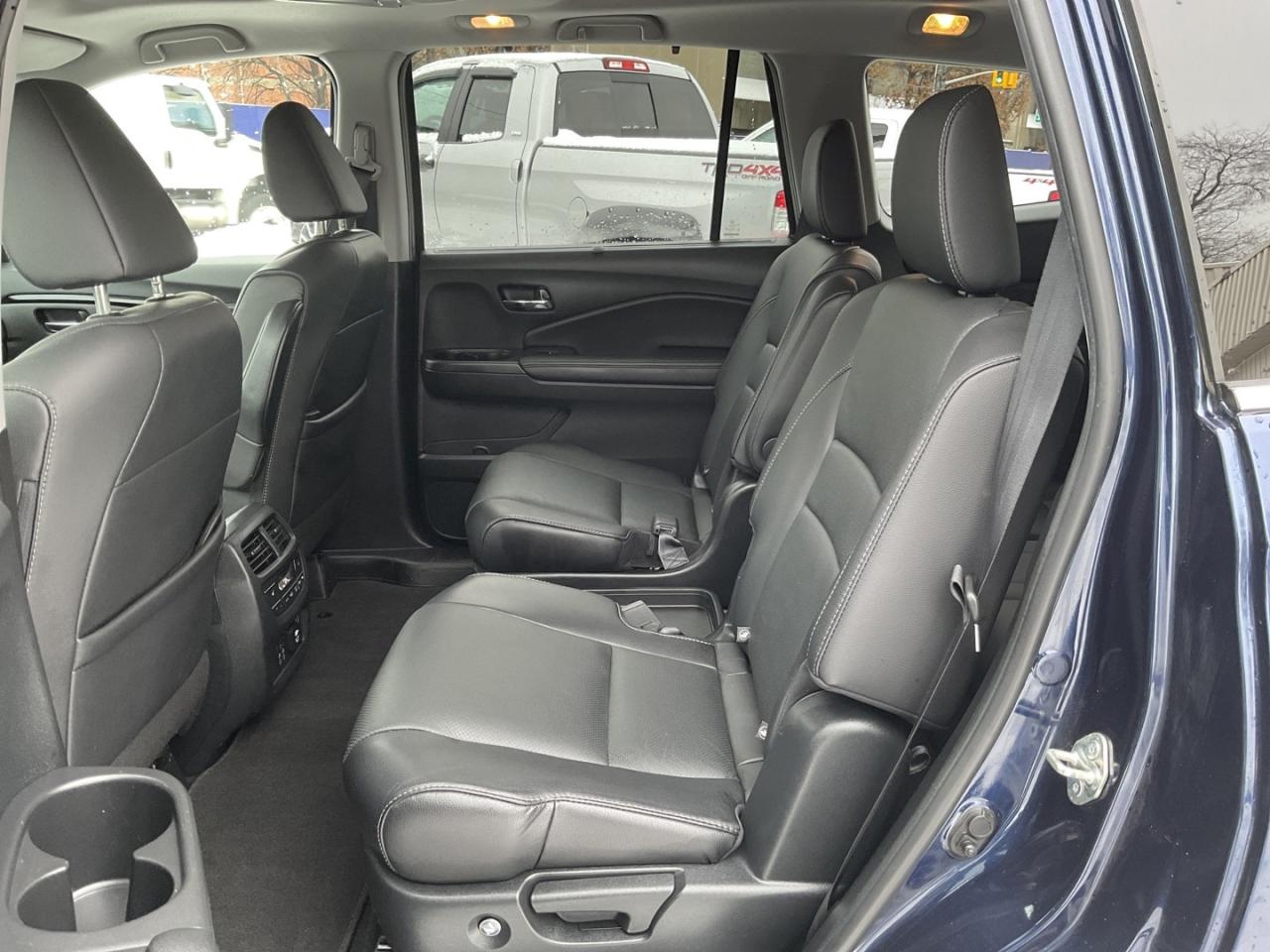 2021 Honda Pilot Touring 7 Passenger AWD - LTHR! NAV! BACK-UP CAM! Photo