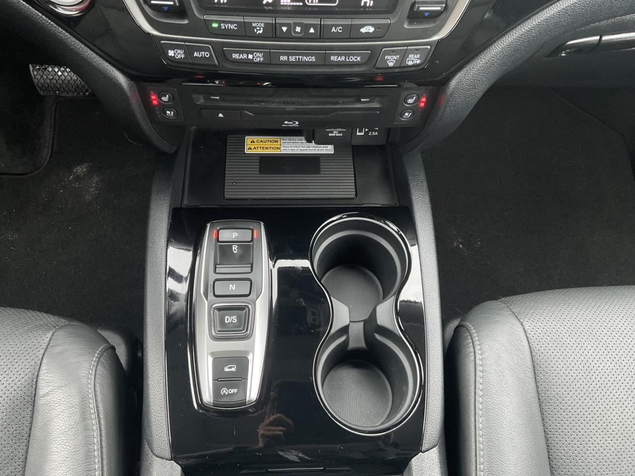 2021 Honda Pilot Touring 7 Passenger AWD - LTHR! NAV! BACK-UP CAM! Photo