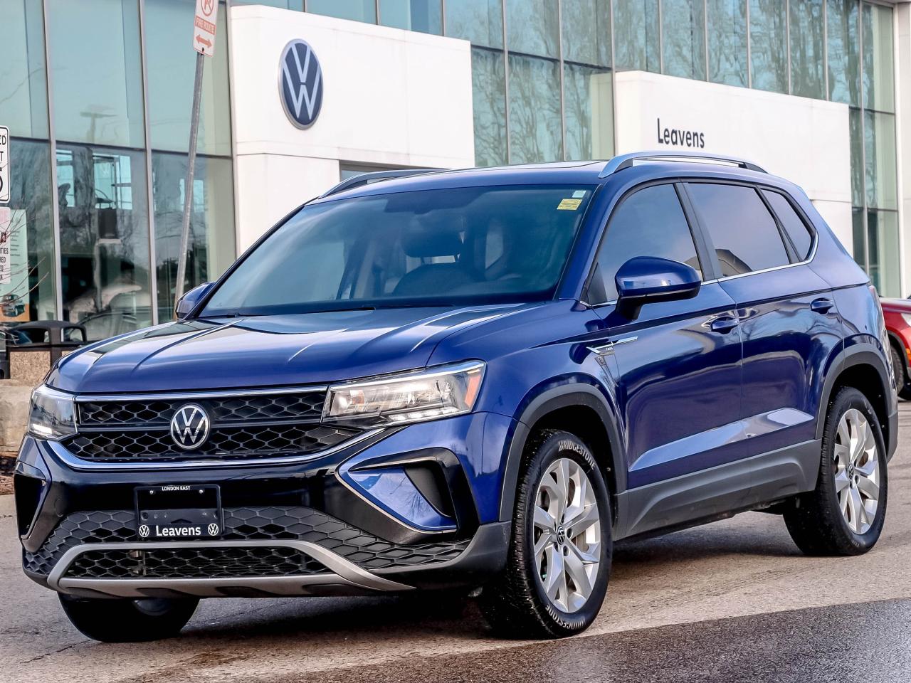2022 Volkswagen Taos Comfortline 4Motion Photo0