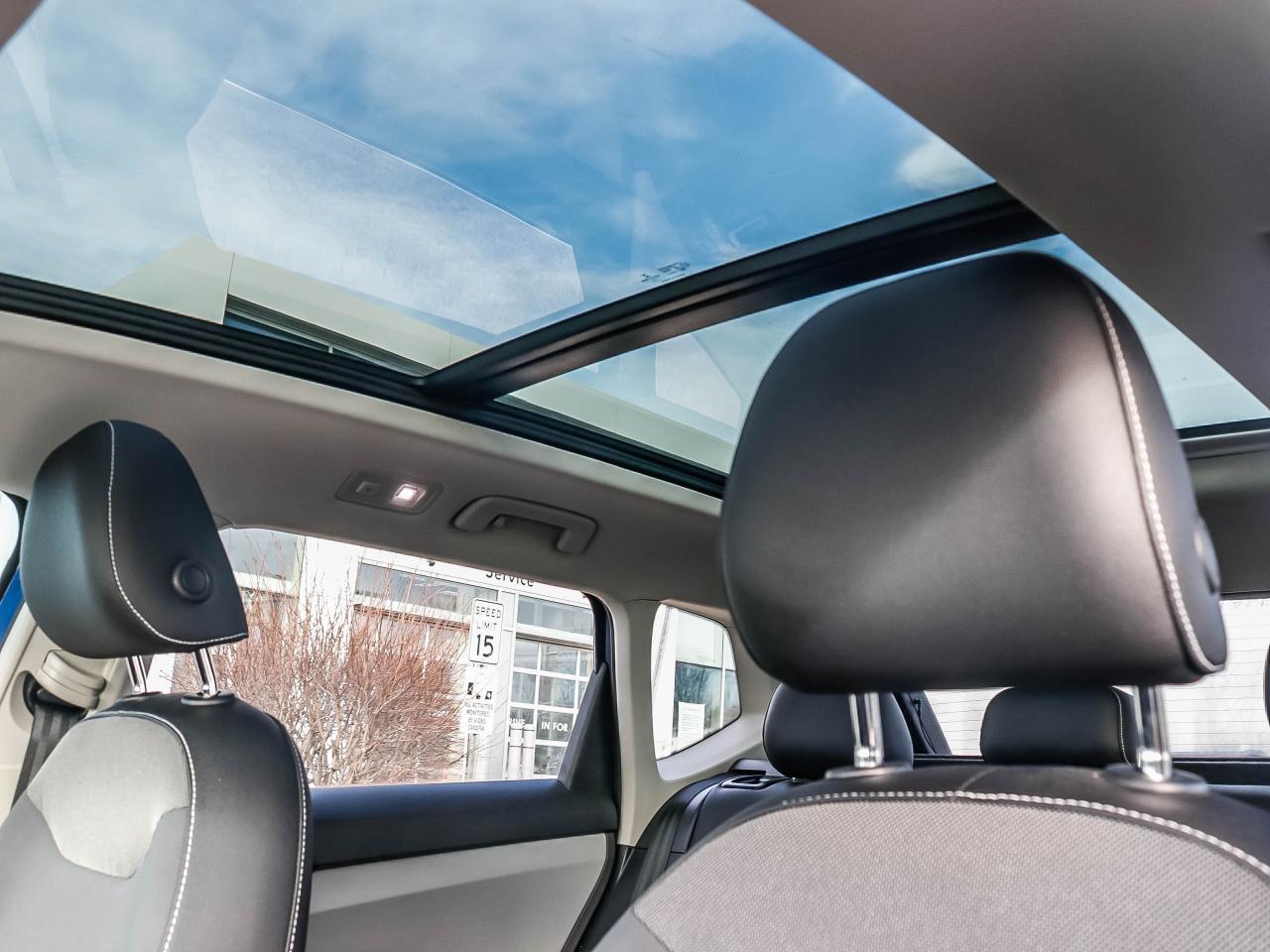 2022 Volkswagen Taos Comfortline 4Motion Photo