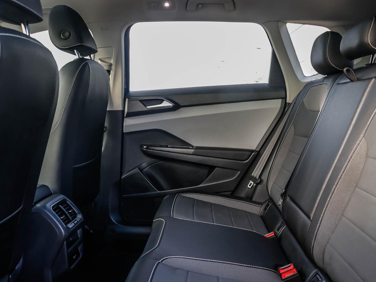 2022 Volkswagen Taos Comfortline 4Motion Photo