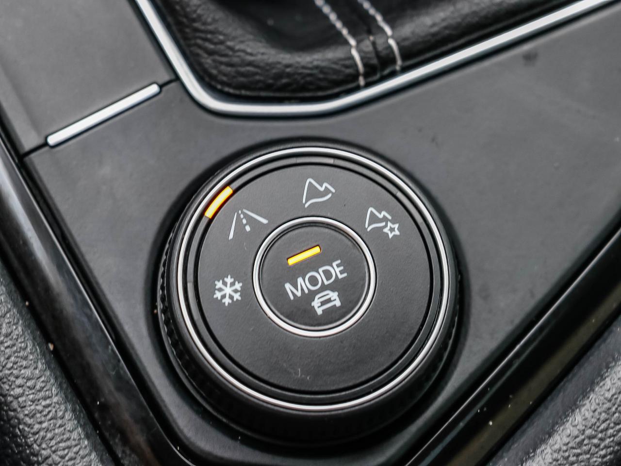 2022 Volkswagen Taos Comfortline 4Motion Photo