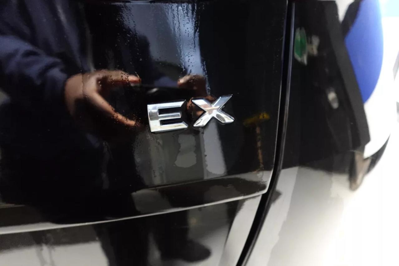 2020 Kia Sportage EX   Heated Seats   Heated Wheel   Dual Climate Co Photo