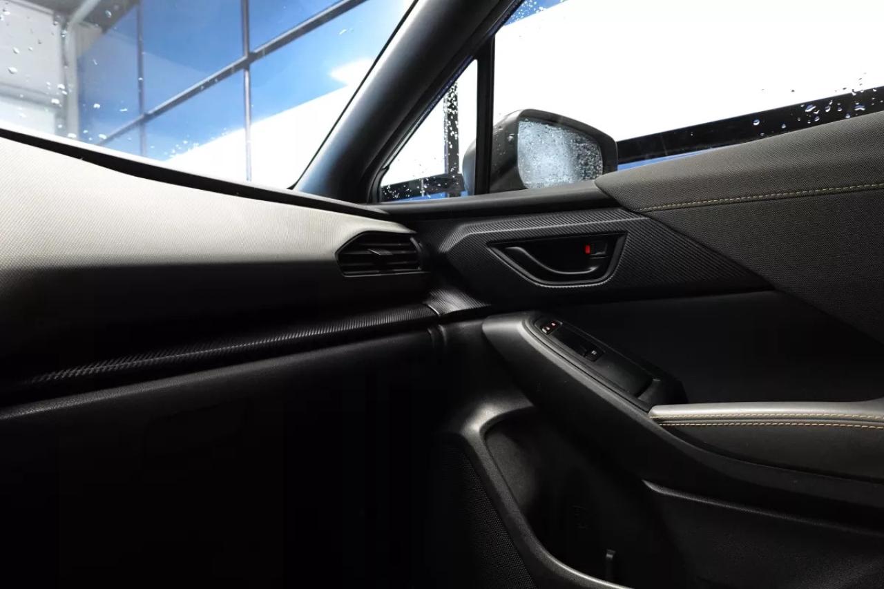 2024 Subaru Crosstrek ONYX   AWD   2.5L   BACKUP CAM   APPLE CARPLAY   A Photo