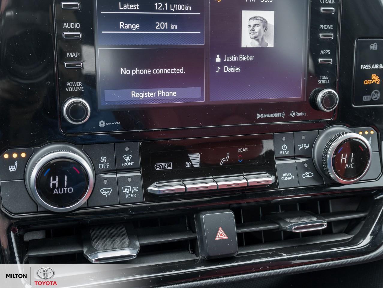 2022 Toyota Highlander XSE AWD LEATHER HEATED STEERING SUNROOF ONE OWNER Photo