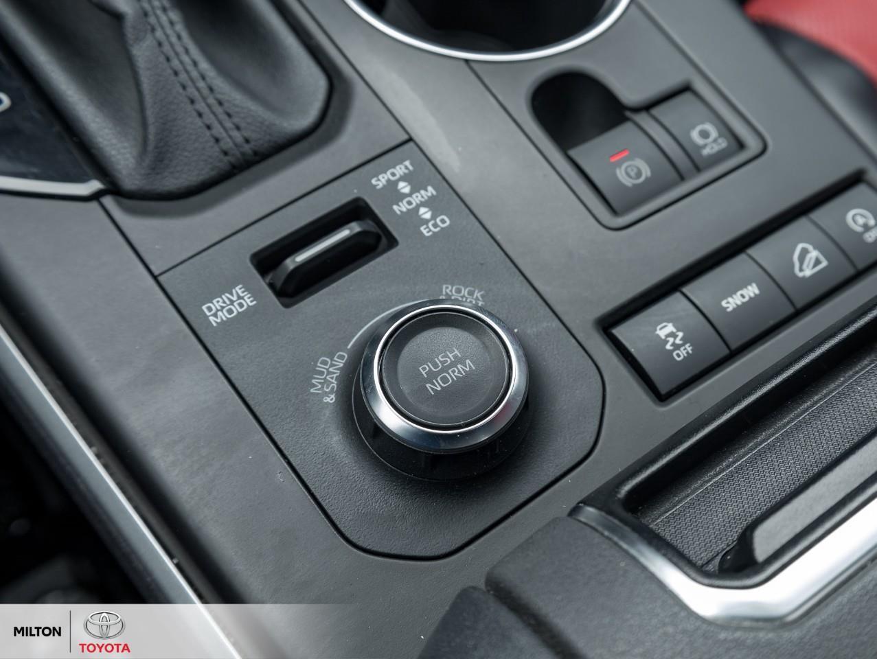 2022 Toyota Highlander XSE AWD LEATHER HEATED STEERING SUNROOF ONE OWNER Photo