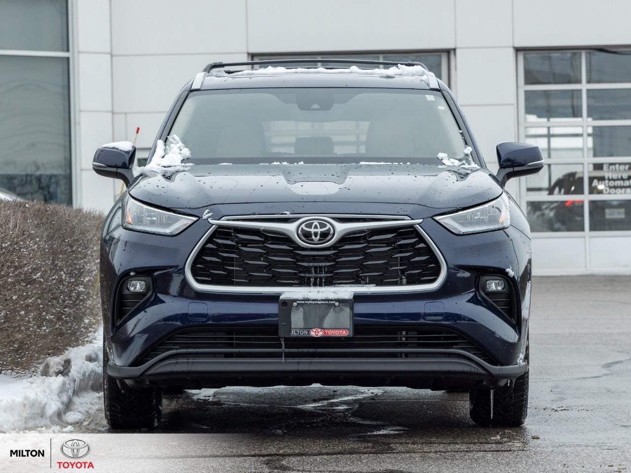 2022 Toyota Highlander LEATHER SUNROOF BLIND SPOT ONE OWNER 8 PASSENGER T Photo
