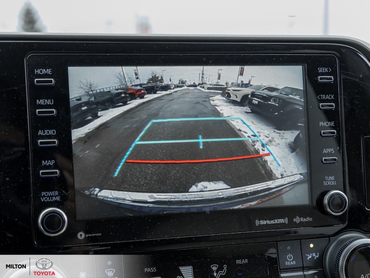 2022 Toyota Highlander LEATHER SUNROOF BLIND SPOT ONE OWNER 8 PASSENGER T Photo