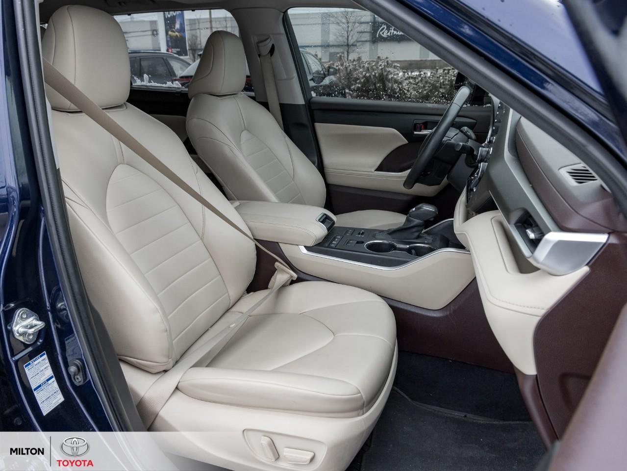 2022 Toyota Highlander LEATHER SUNROOF BLIND SPOT ONE OWNER 8 PASSENGER T Photo