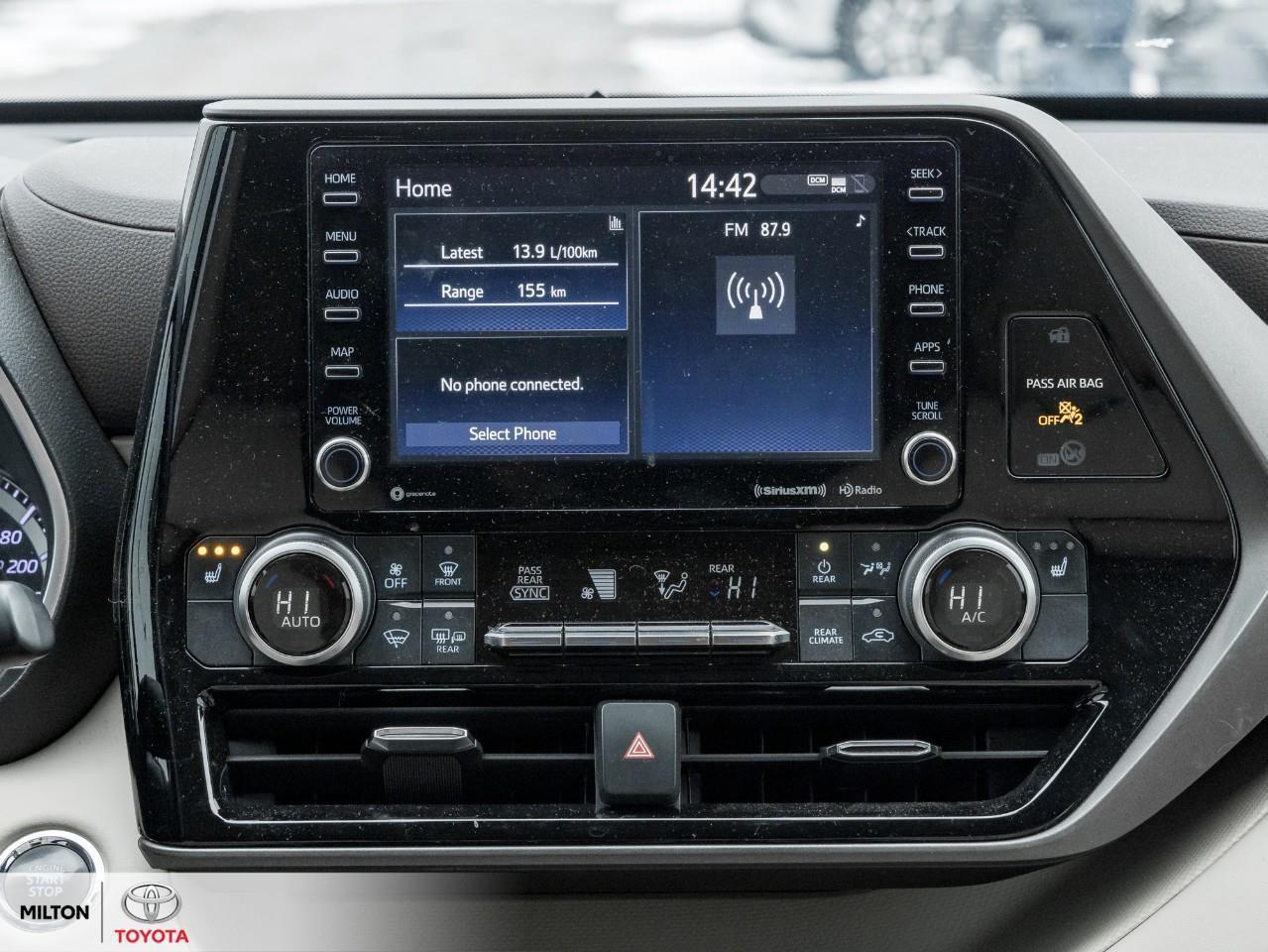 2022 Toyota Highlander LEATHER SUNROOF BLIND SPOT ONE OWNER 8 PASSENGER T Photo