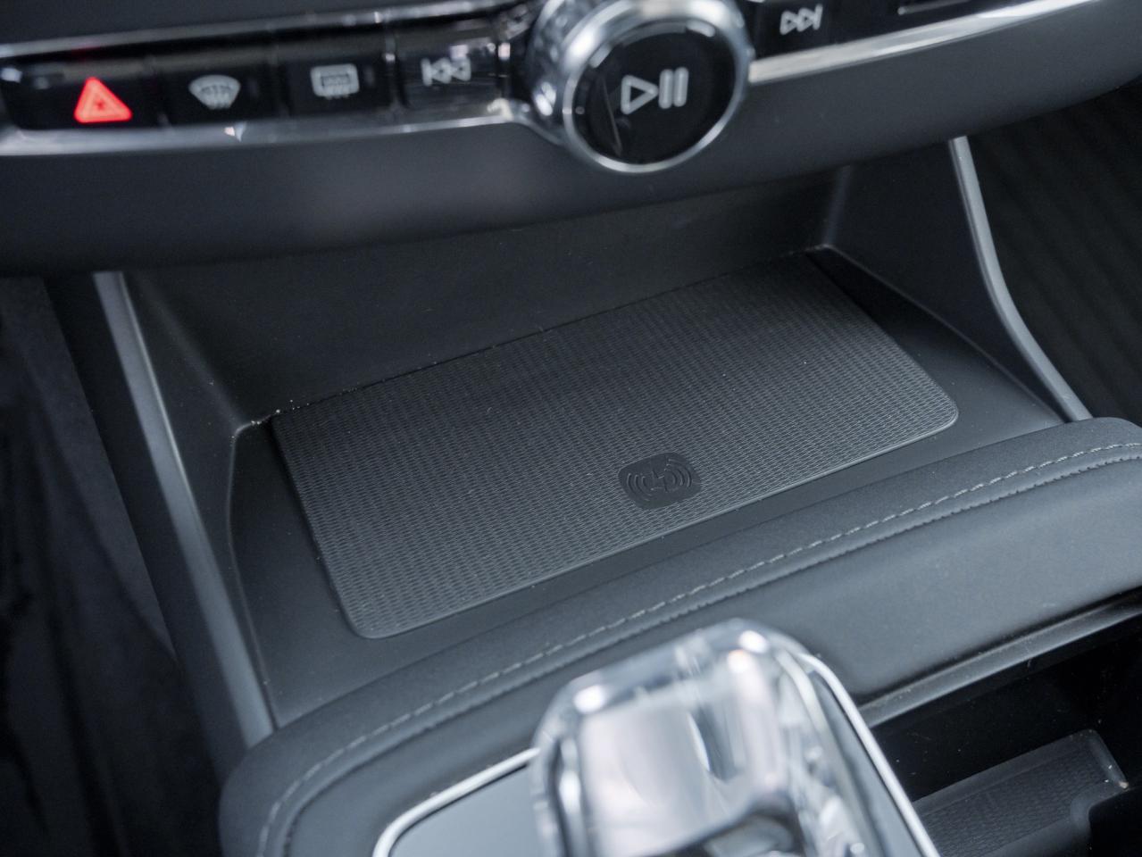 2025 Volvo XC90 2025.5 B6 AWD Core  LOW KM  20" ALLOY WHEELS  CPO Photo