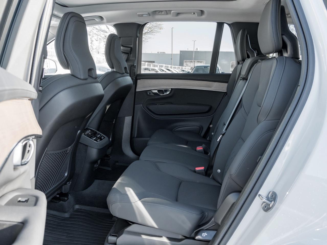 2025 Volvo XC90 2025.5 B6 AWD Core  LOW KM  20" ALLOY WHEELS  CPO Photo