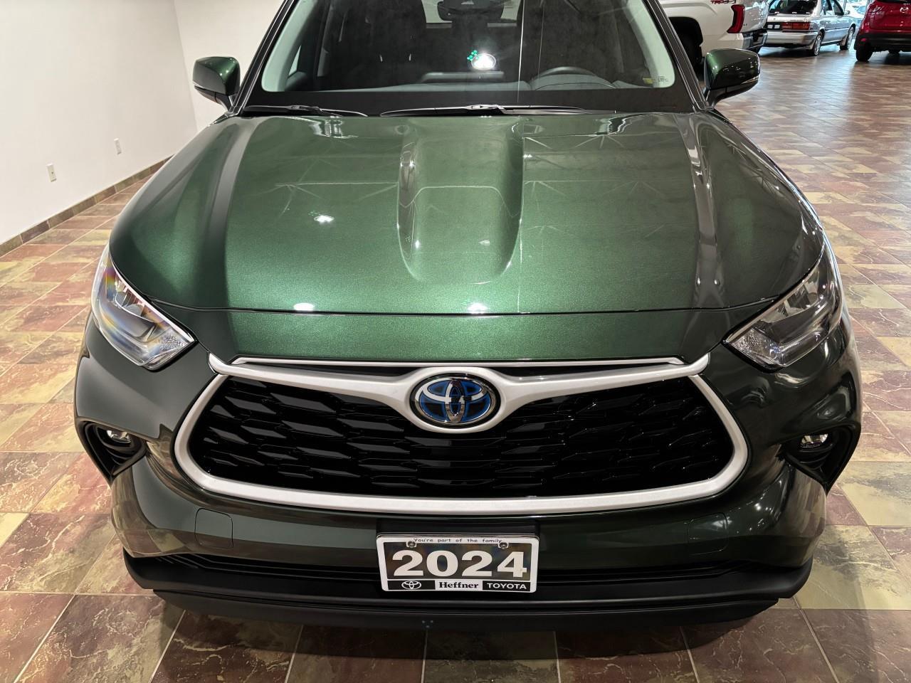 2024 Toyota Highlander Hybrid XLE Photo