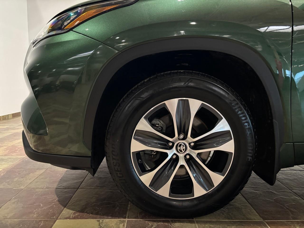 2024 Toyota Highlander Hybrid XLE Photo