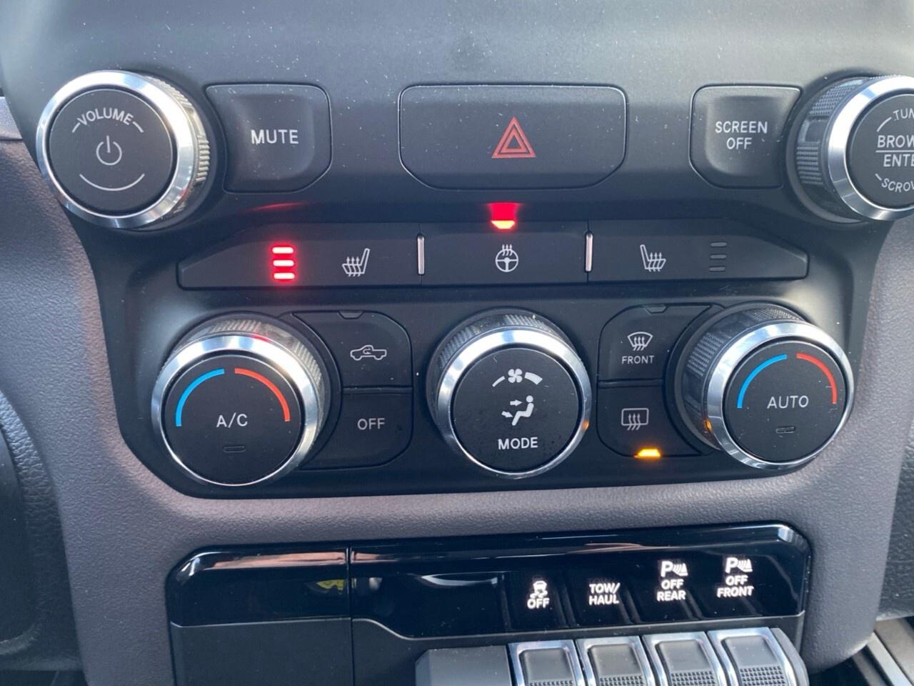 2023 RAM 1500 Big Horn 4x4 Crew Cab 5'7 Box Photo