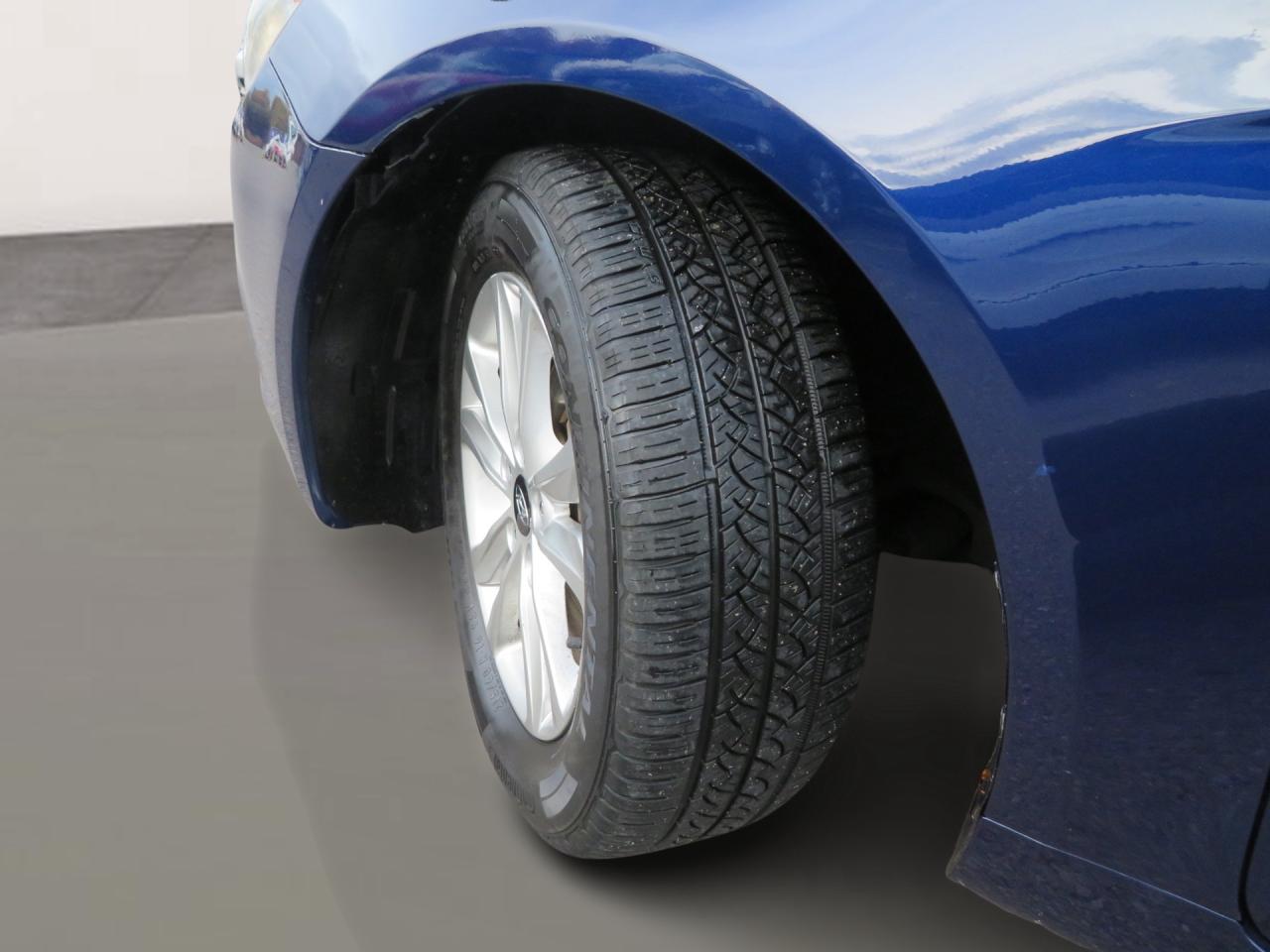 2011 Hyundai Sonata 4dr Sdn 2.4L Auto GLS Photo