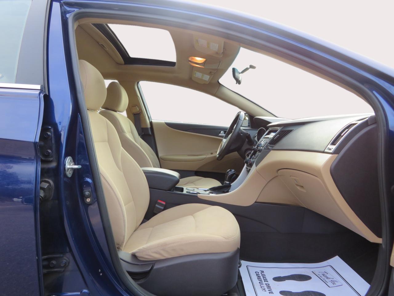 2011 Hyundai Sonata 4dr Sdn 2.4L Auto GLS Photo