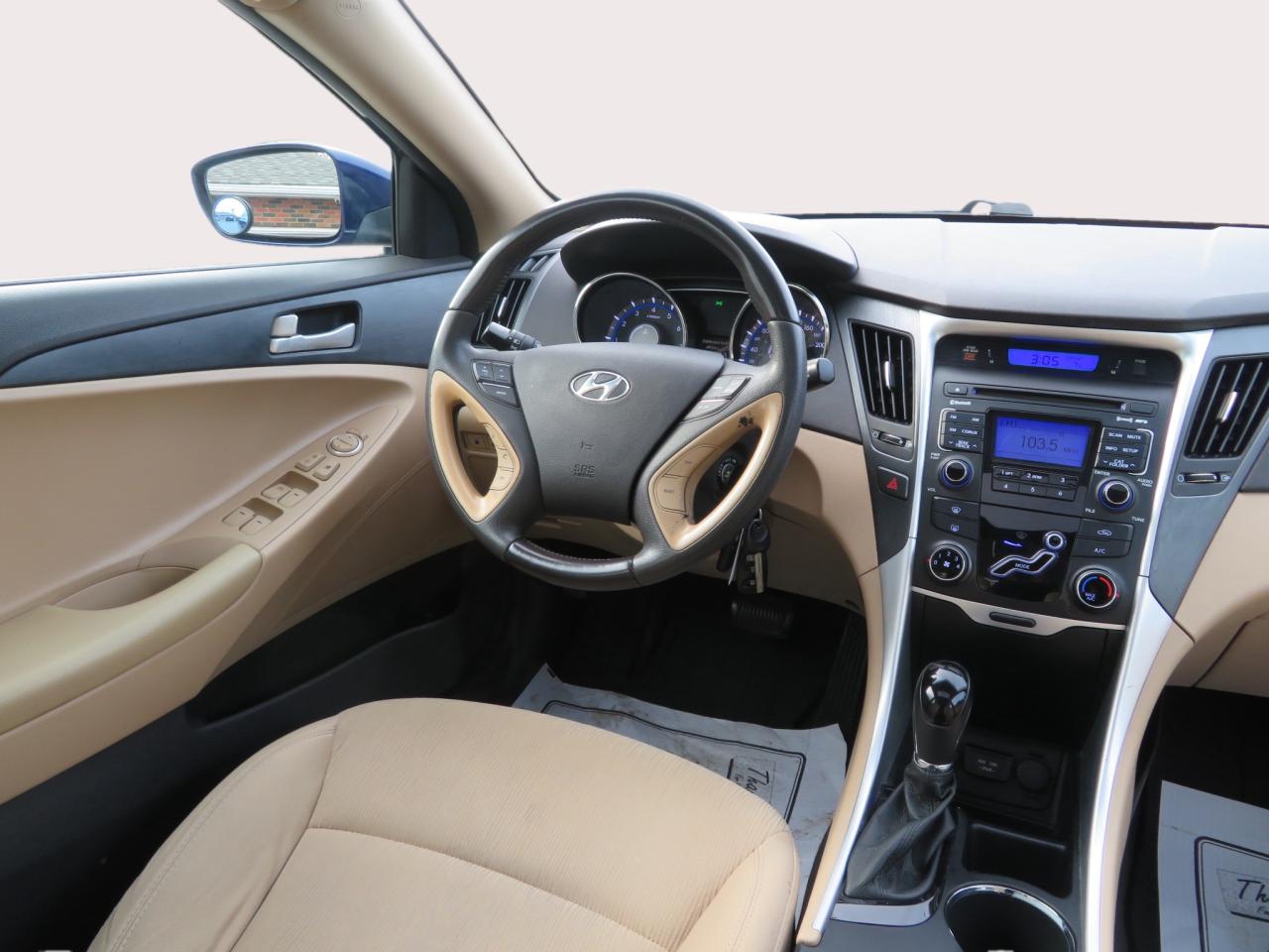 2011 Hyundai Sonata 4dr Sdn 2.4L Auto GLS Photo