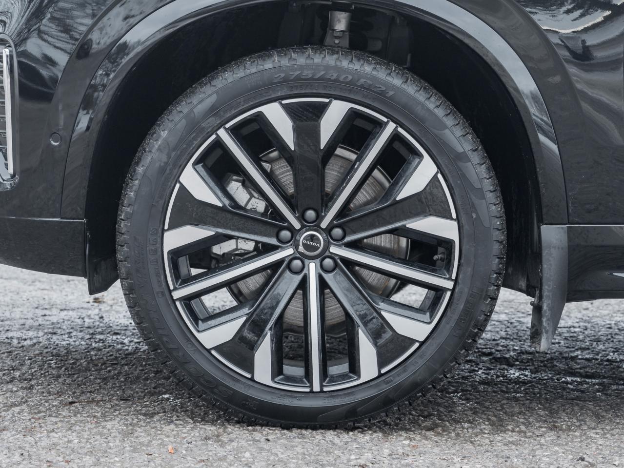 2025 Volvo XC90 2025.5 B6 AWD ULTRA Bright Theme 7-Seater  LOW KM Photo