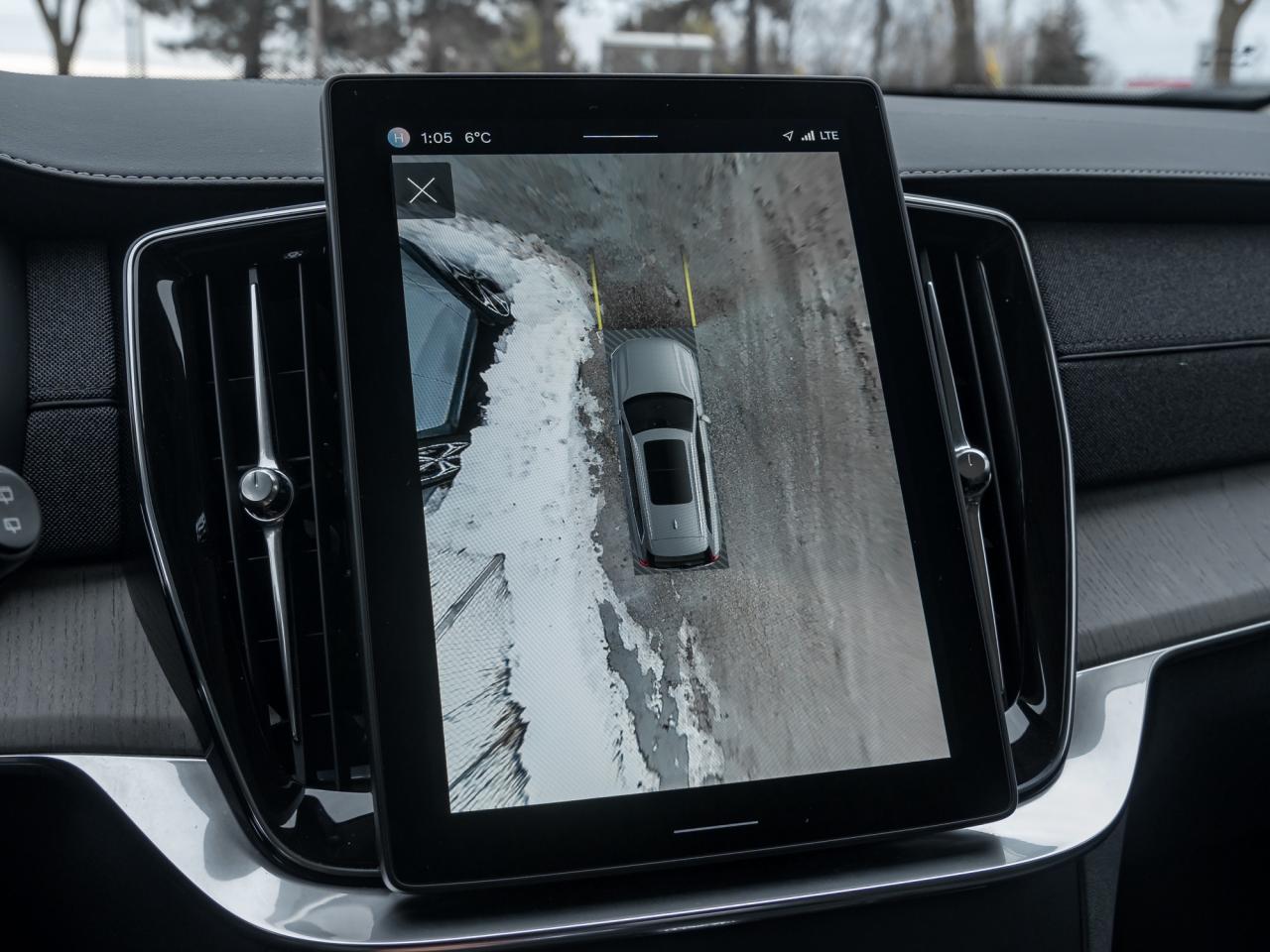 2025 Volvo XC90 2025.5 B6 AWD ULTRA Bright Theme 7-Seater  LOW KM Photo