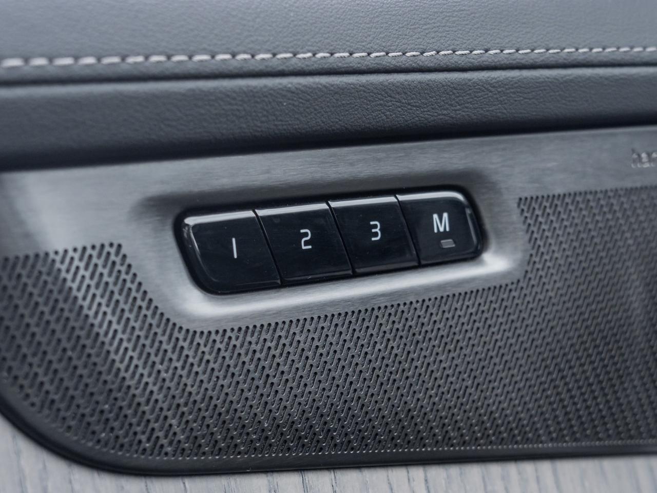 2025 Volvo XC90 2025.5 B6 AWD ULTRA Bright Theme 7-Seater  LOW KM Photo