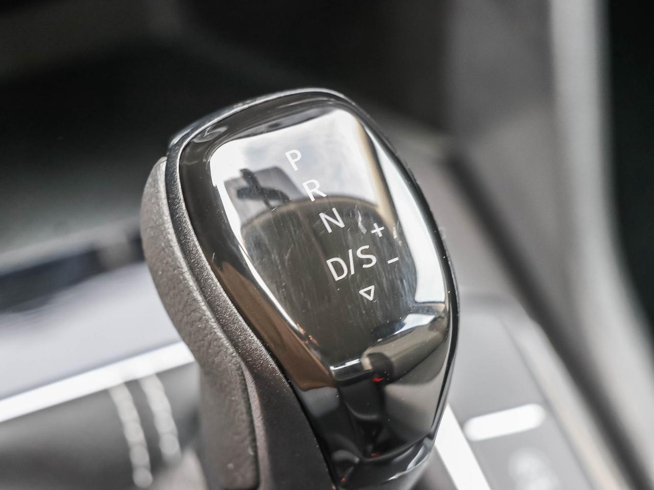 2024 Volkswagen Taos Trendline 4Motion Photo