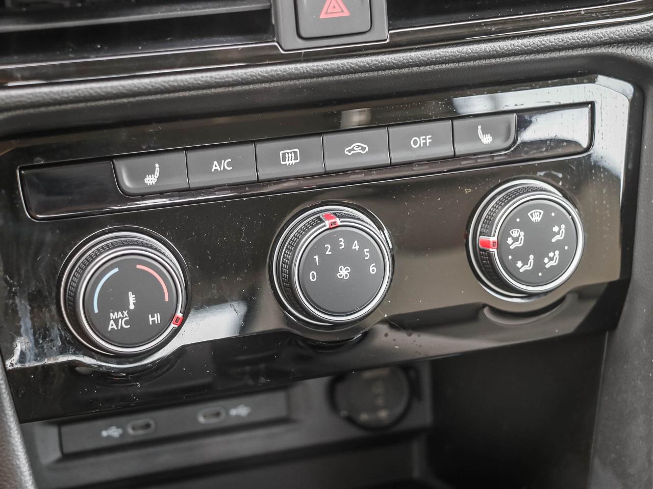 2024 Volkswagen Taos Trendline 4Motion Photo